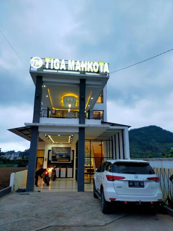 Tiga Mahkota Homestay Diyeng Exterior foto